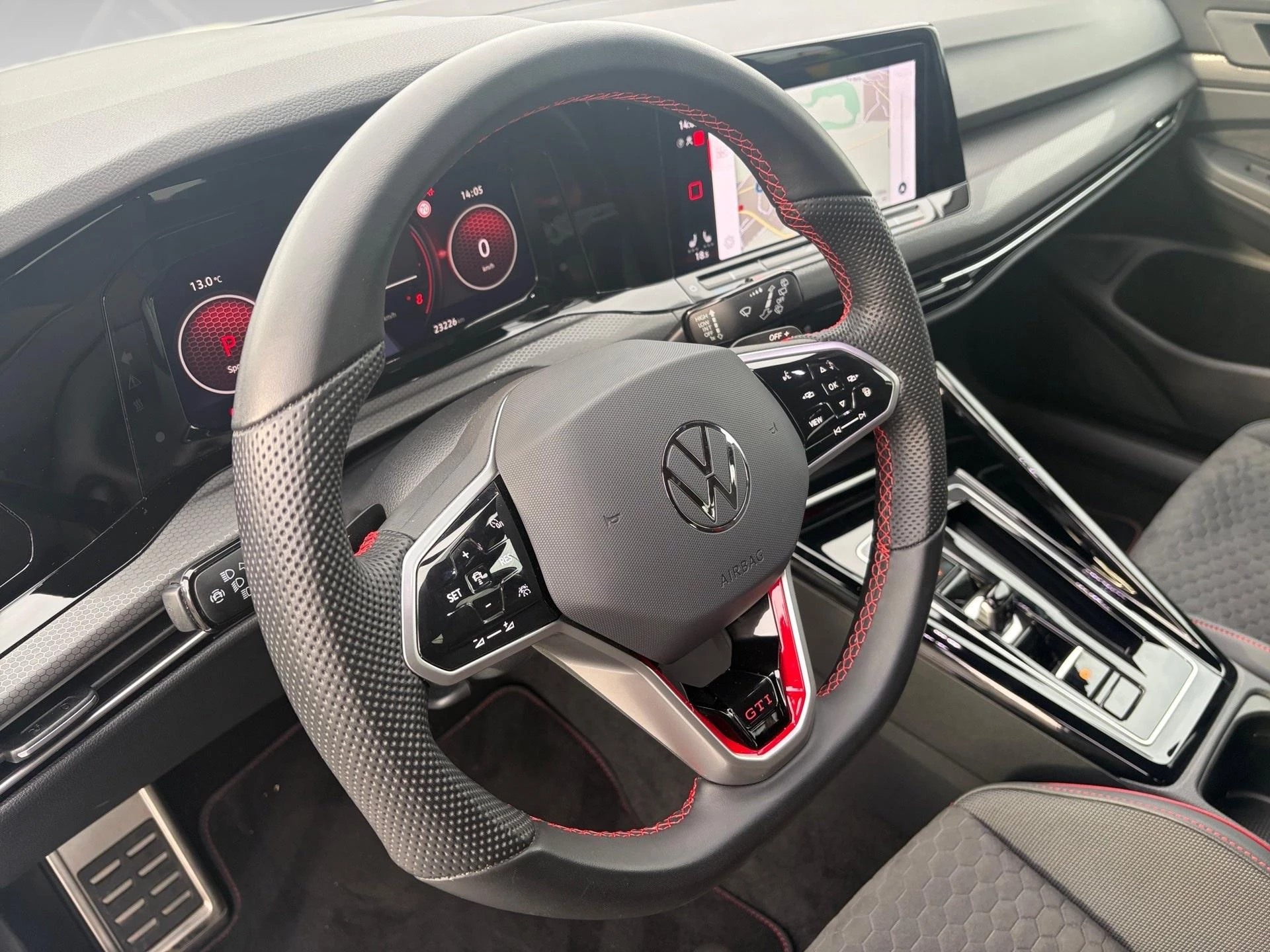 Volkswagen-Golf-image-7