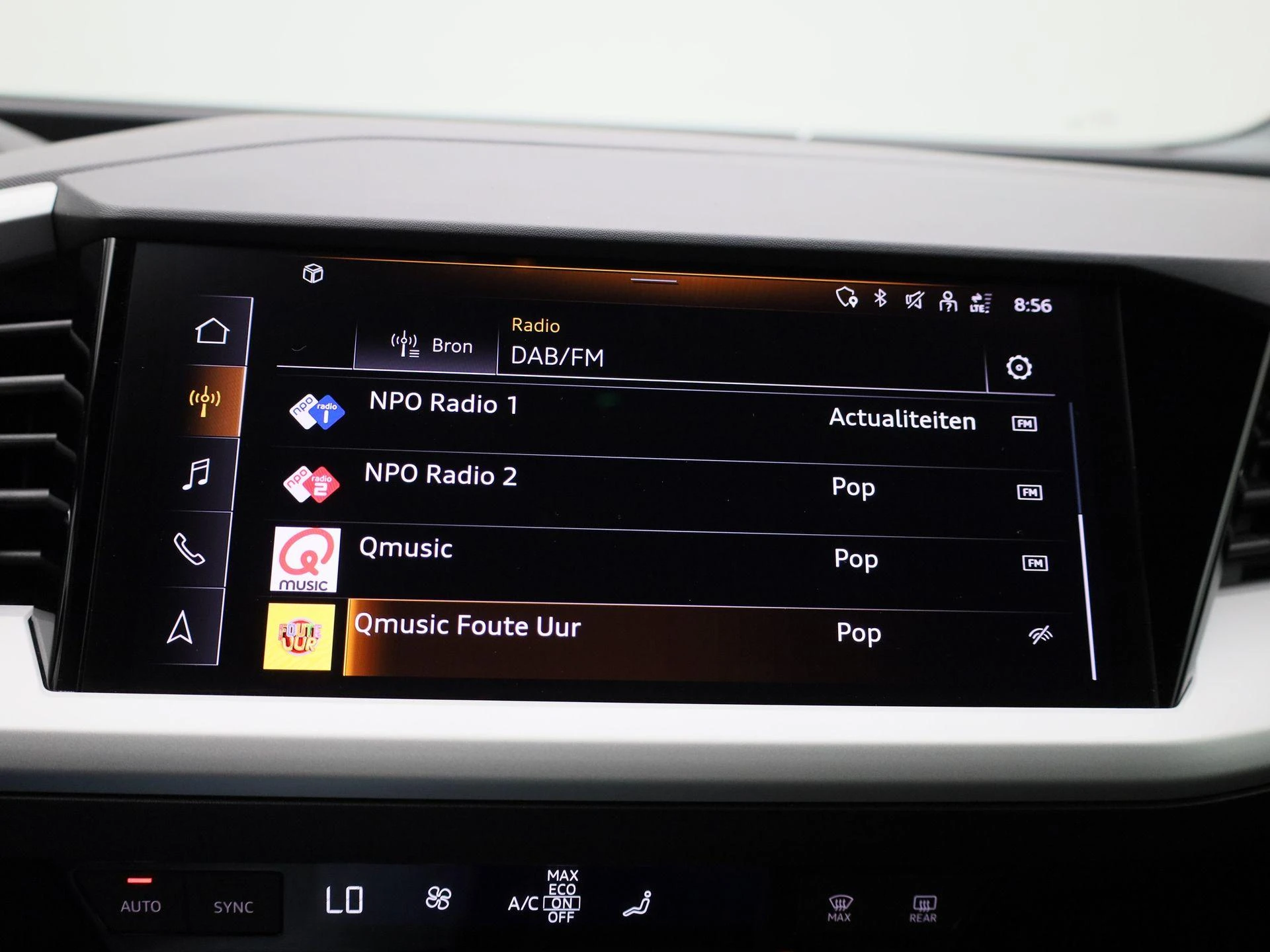 Audi-Q4 e-tron-image-17