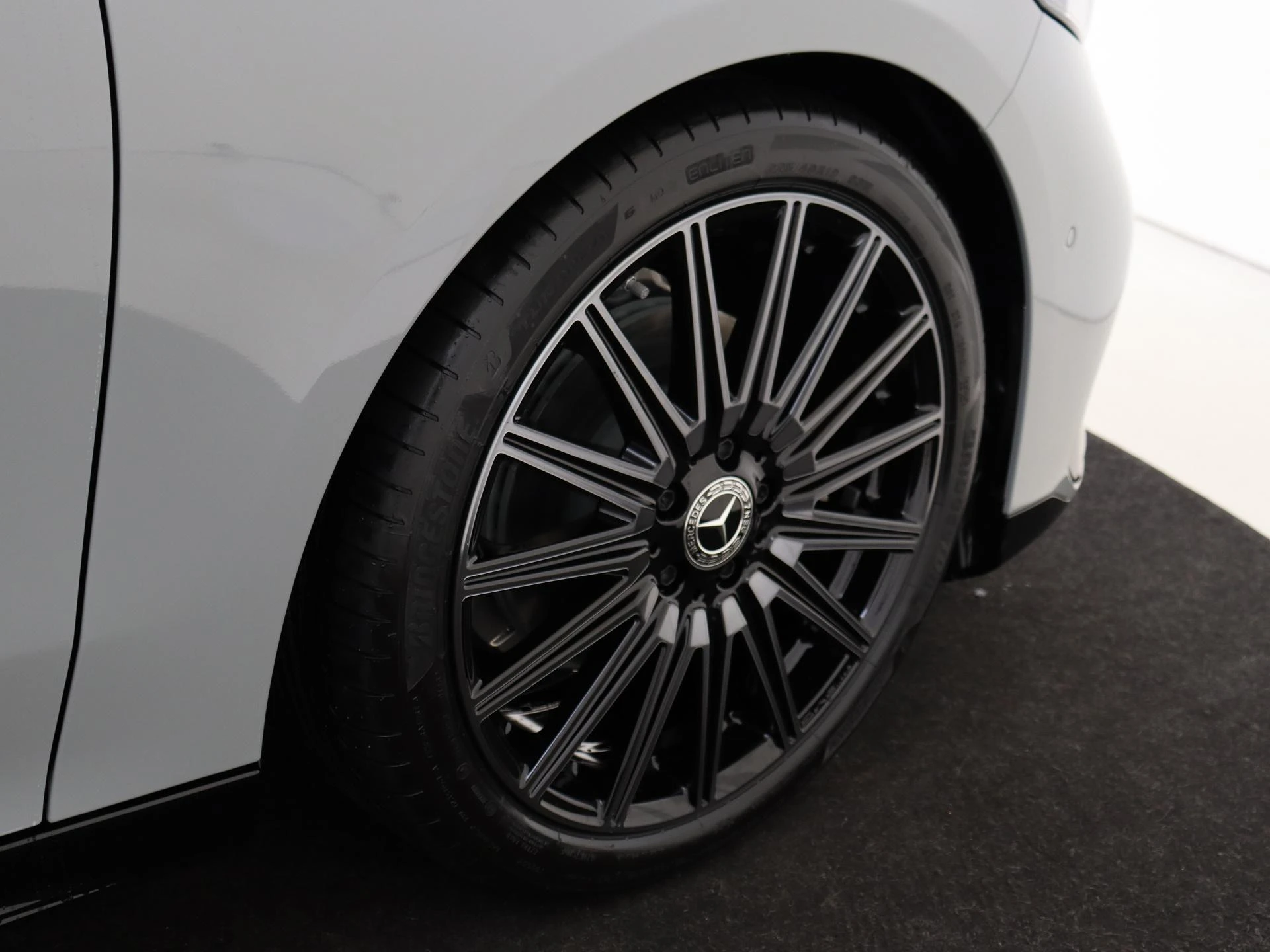Mercedes-Benz-CLA-image-29