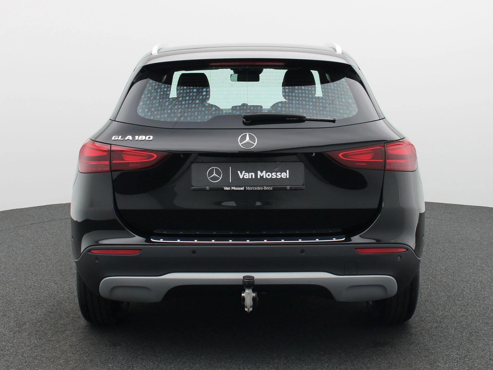 Mercedes-Benz GLA 180 Business Line + TREKHAAK + CAMERA + SENSOREN +