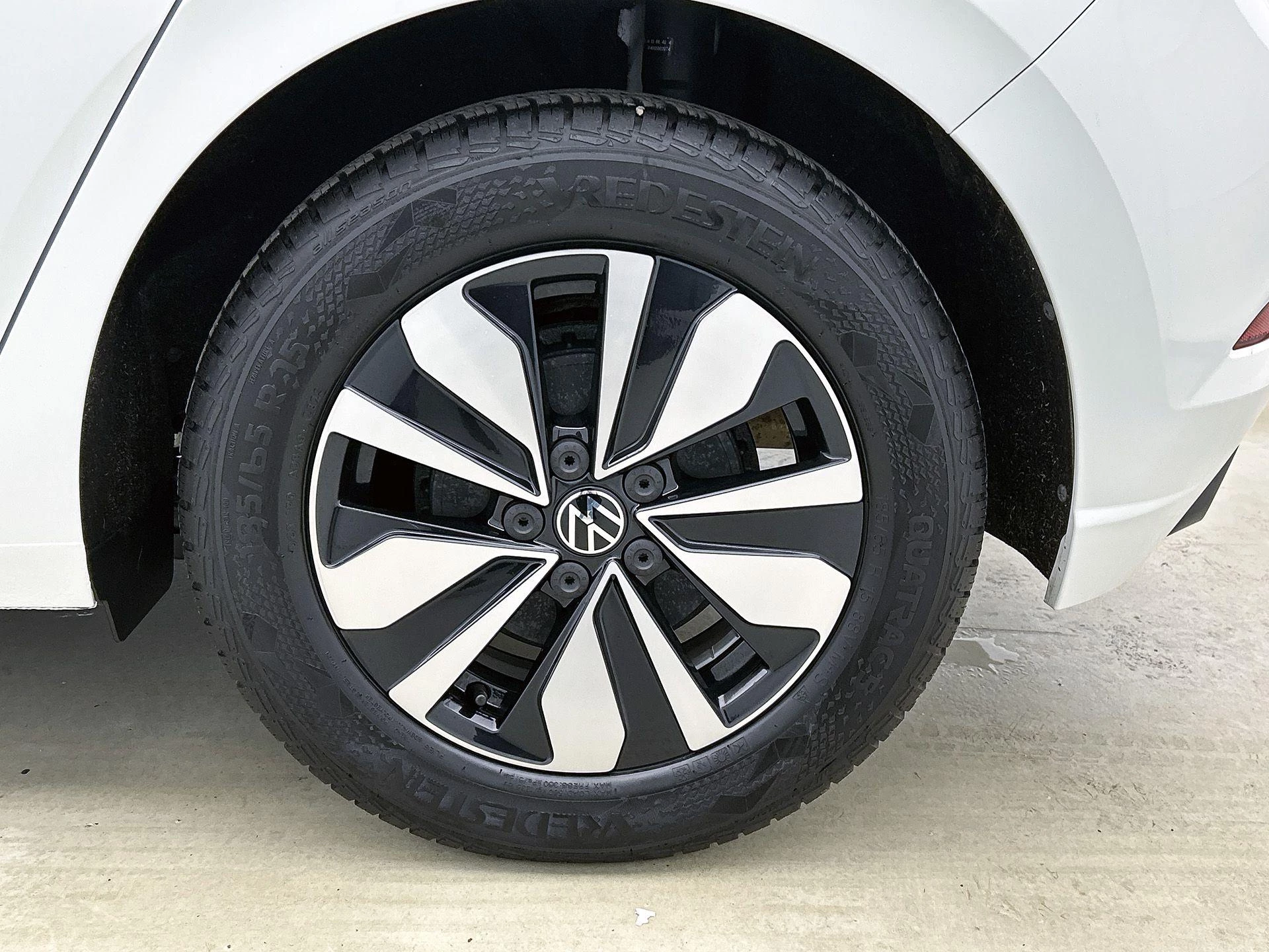 Volkswagen-Polo-image-34
