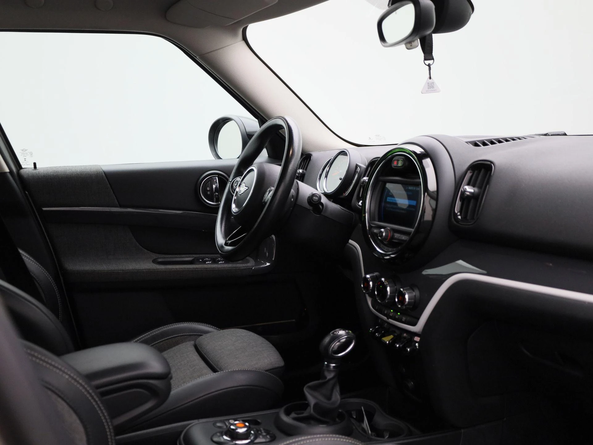MINI-Countryman-image-29