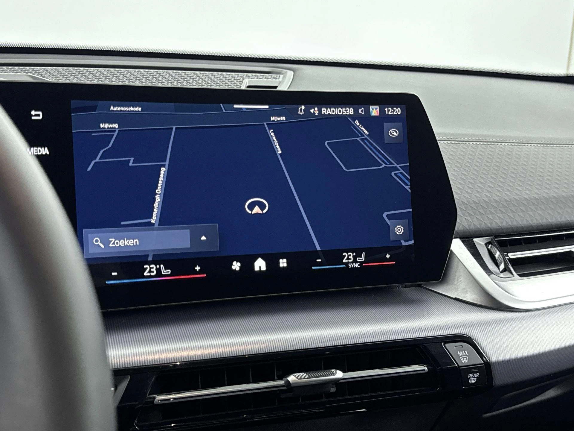 BMW-iX2-image-24