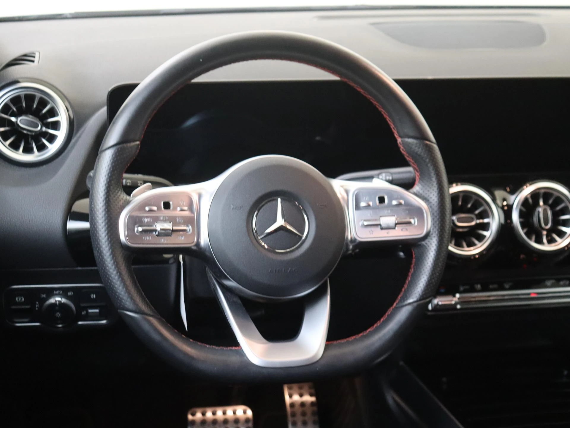 Mercedes-Benz-B-Klasse-image-9