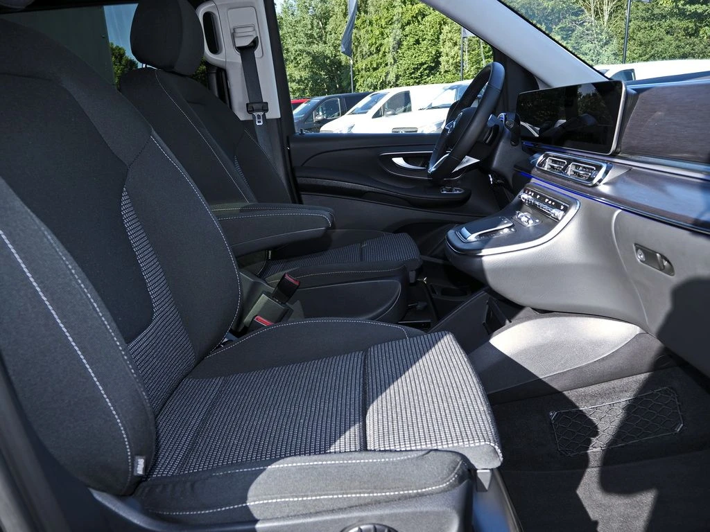 Mercedes-Benz-V-Klasse 220-image-10