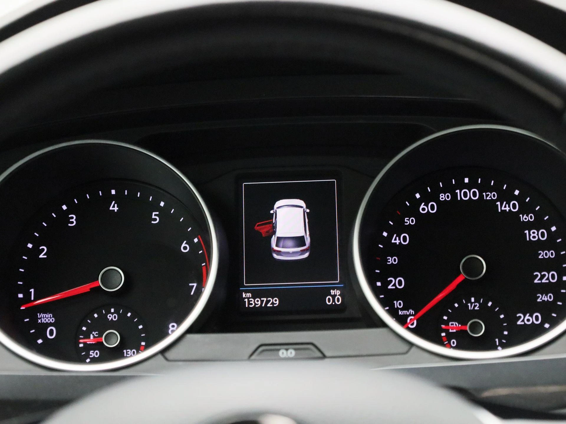 Volkswagen-Tiguan-image-7