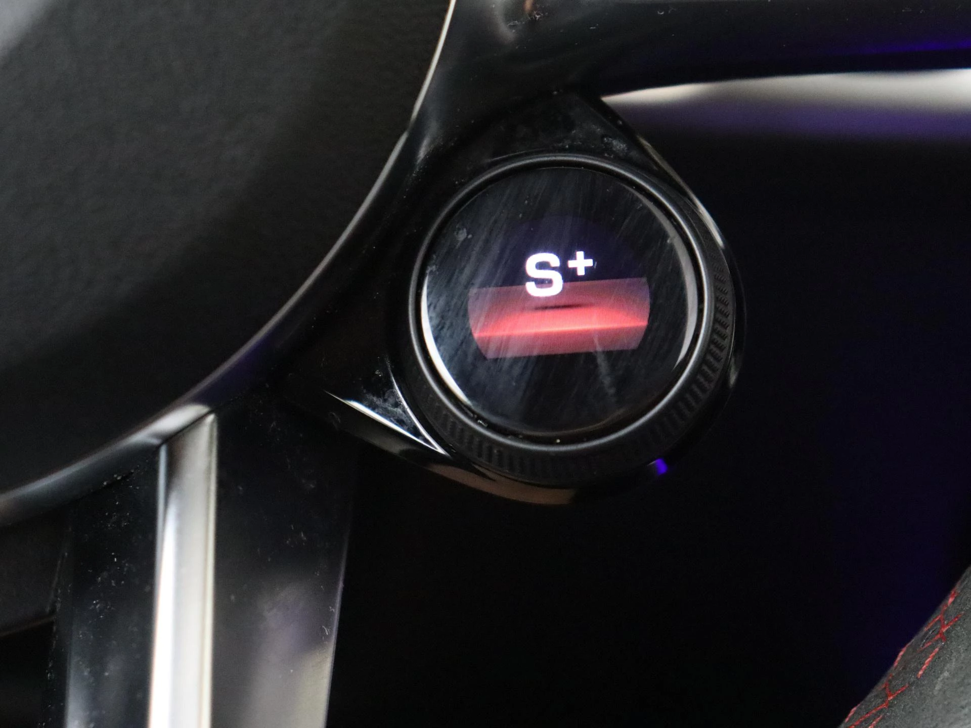 Mercedes-Benz-GLB-image-22