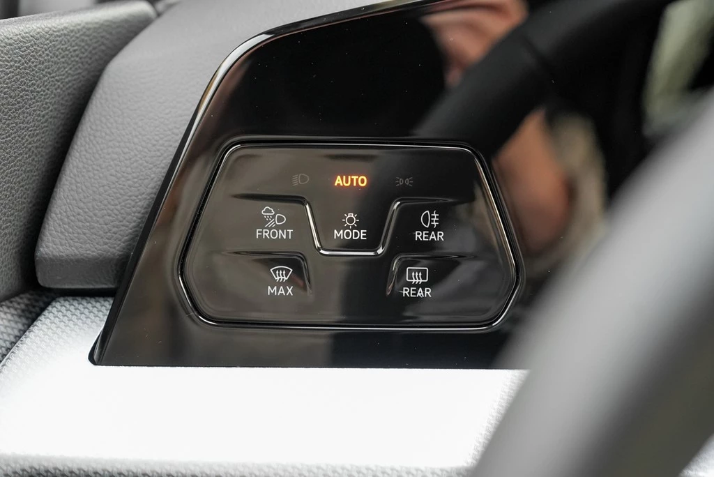 Volkswagen Golf 1.5 eTSI DSG Goal Plus AHK, RFK, ACC, LED-Plus, SHZ, Climatronic