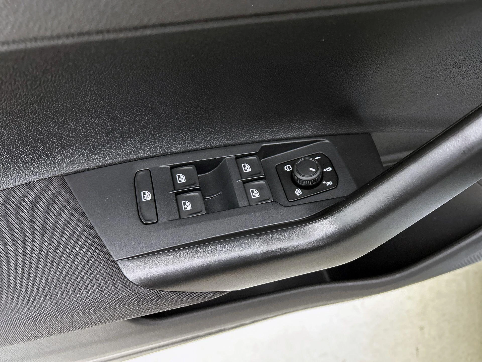 Volkswagen-Polo-image-33