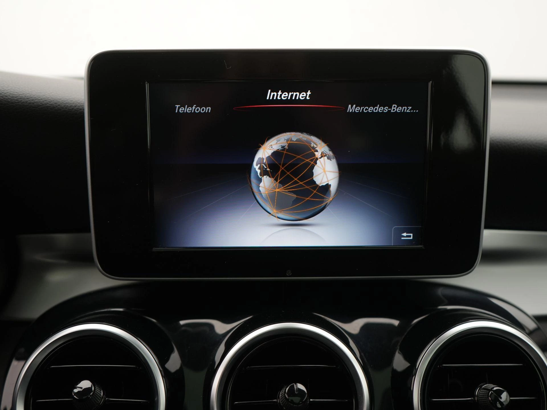 Mercedes-Benz-GLC-image-20