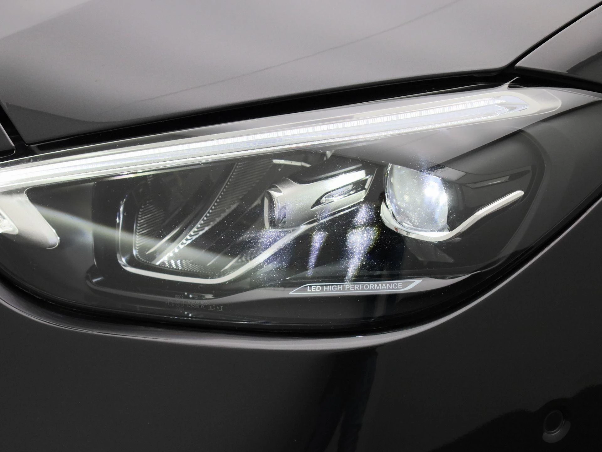 Mercedes-Benz-C-Klasse-image-12