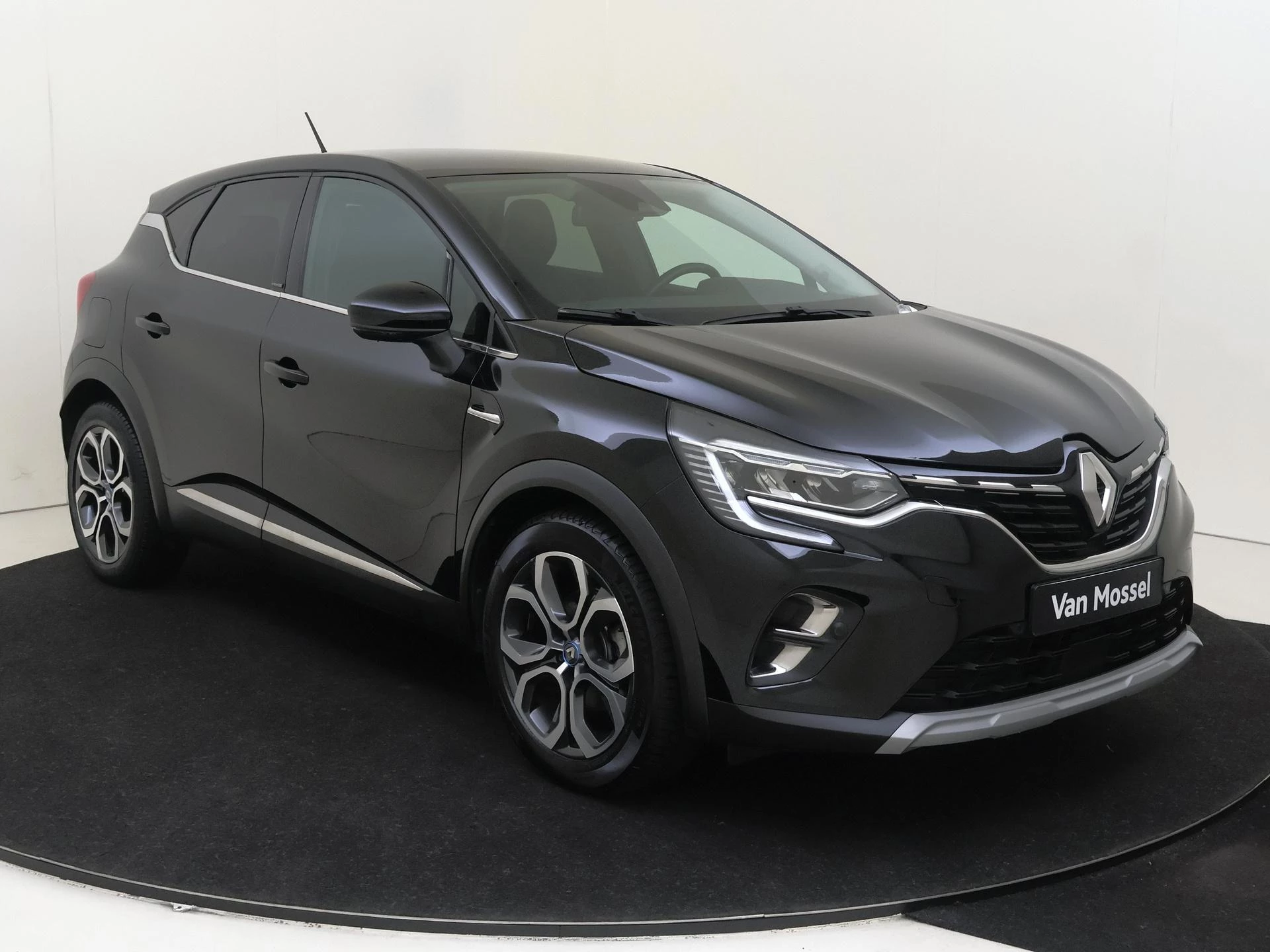 Renault-Captur-image-1