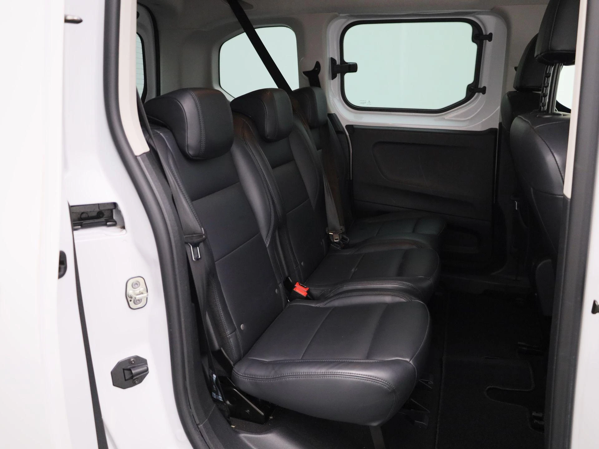 Opel-Combo Life-image-13