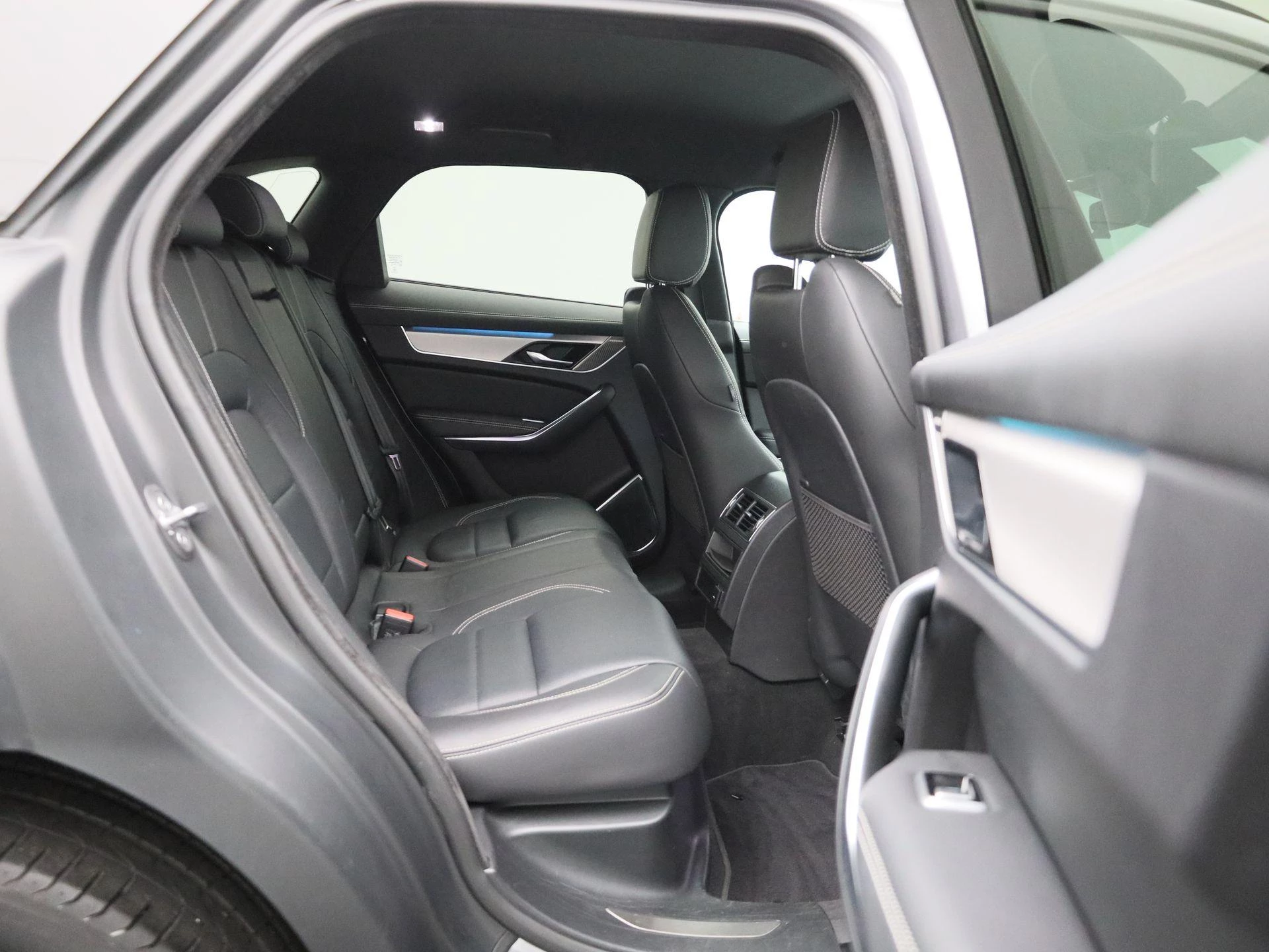 Jaguar F-PACE 2.0 P250 R-Dynamic SE