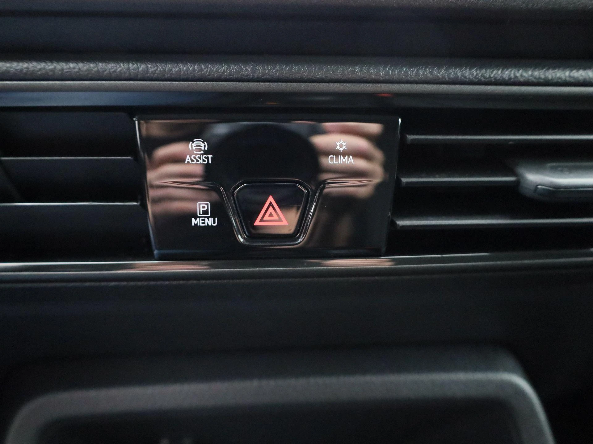 Volkswagen-Caddy-image-11