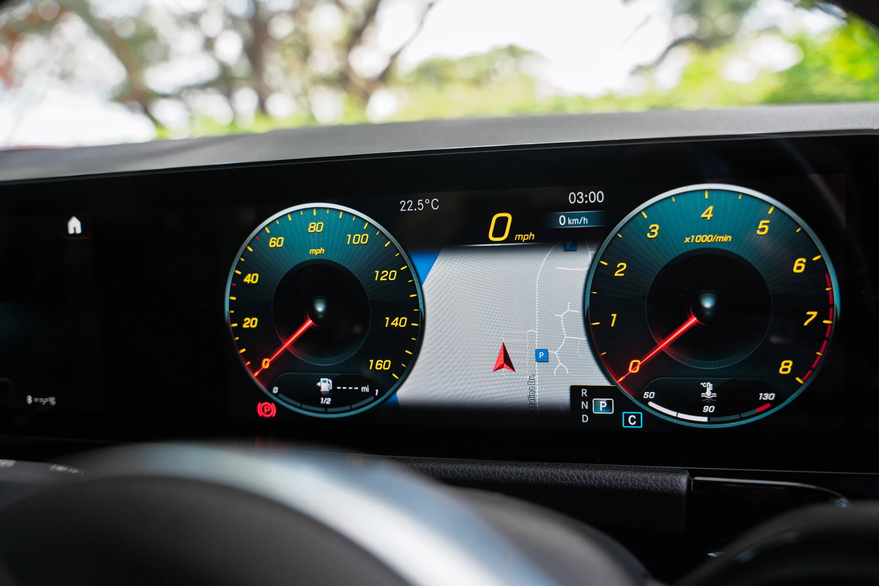 Mercedes-Benz-GLA-image-18