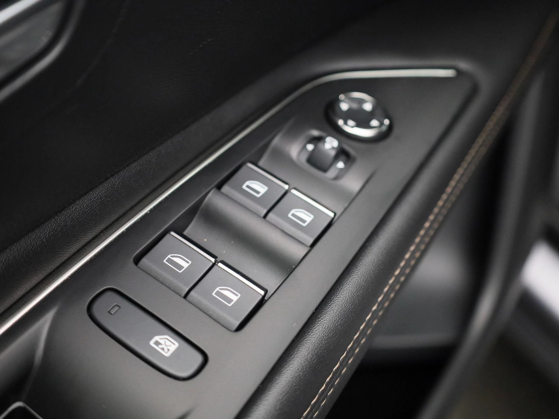 Peugeot 3008 1.6 HYBRID4 300 e-Auto8 GT