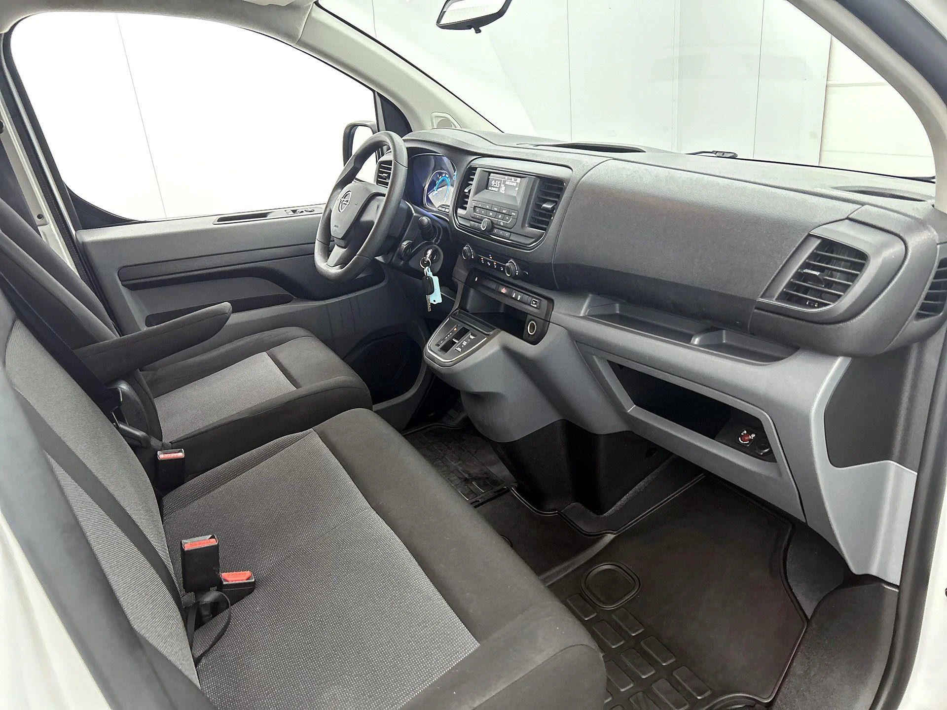 Opel-Vivaro-e-image-12