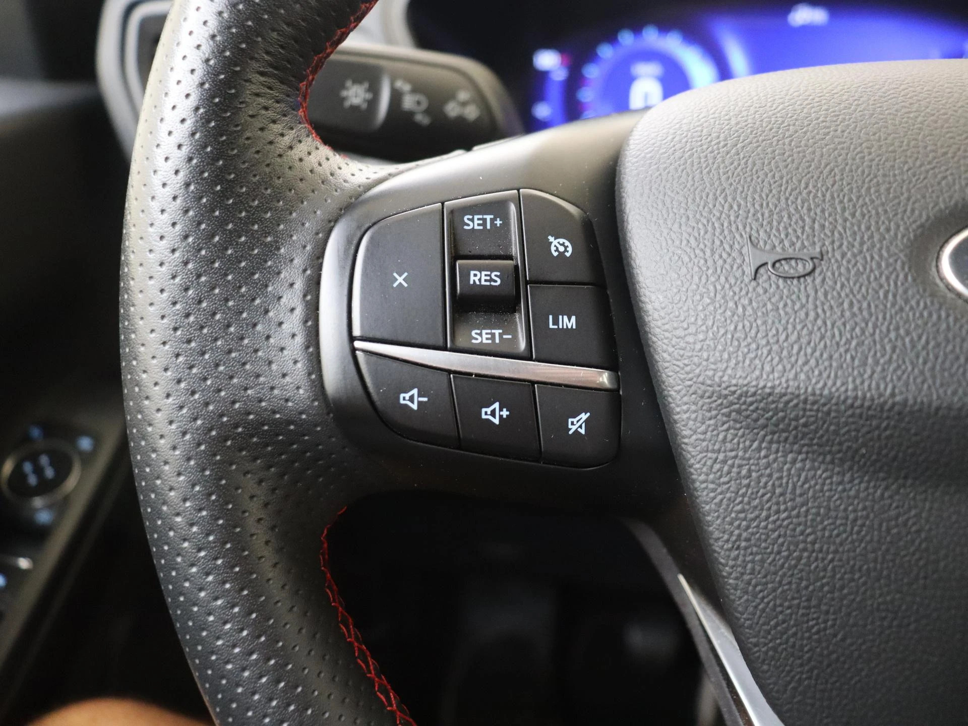 Ford-Kuga-image-11