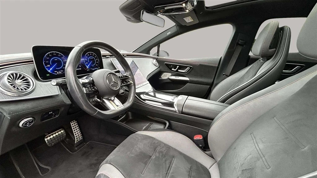 Mercedes-Benz-EQE-image-9