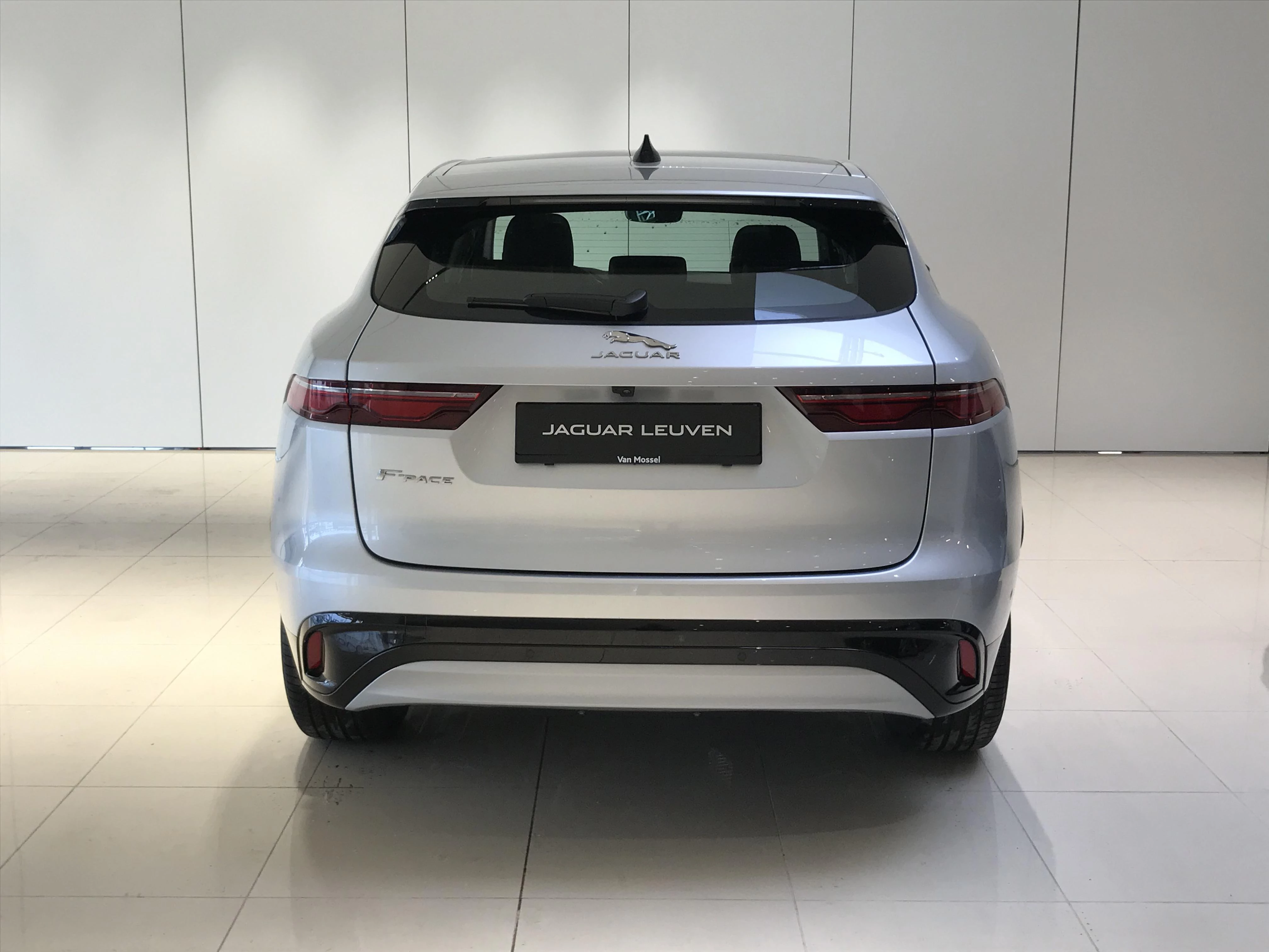 Jaguar-F-PACE-image-6