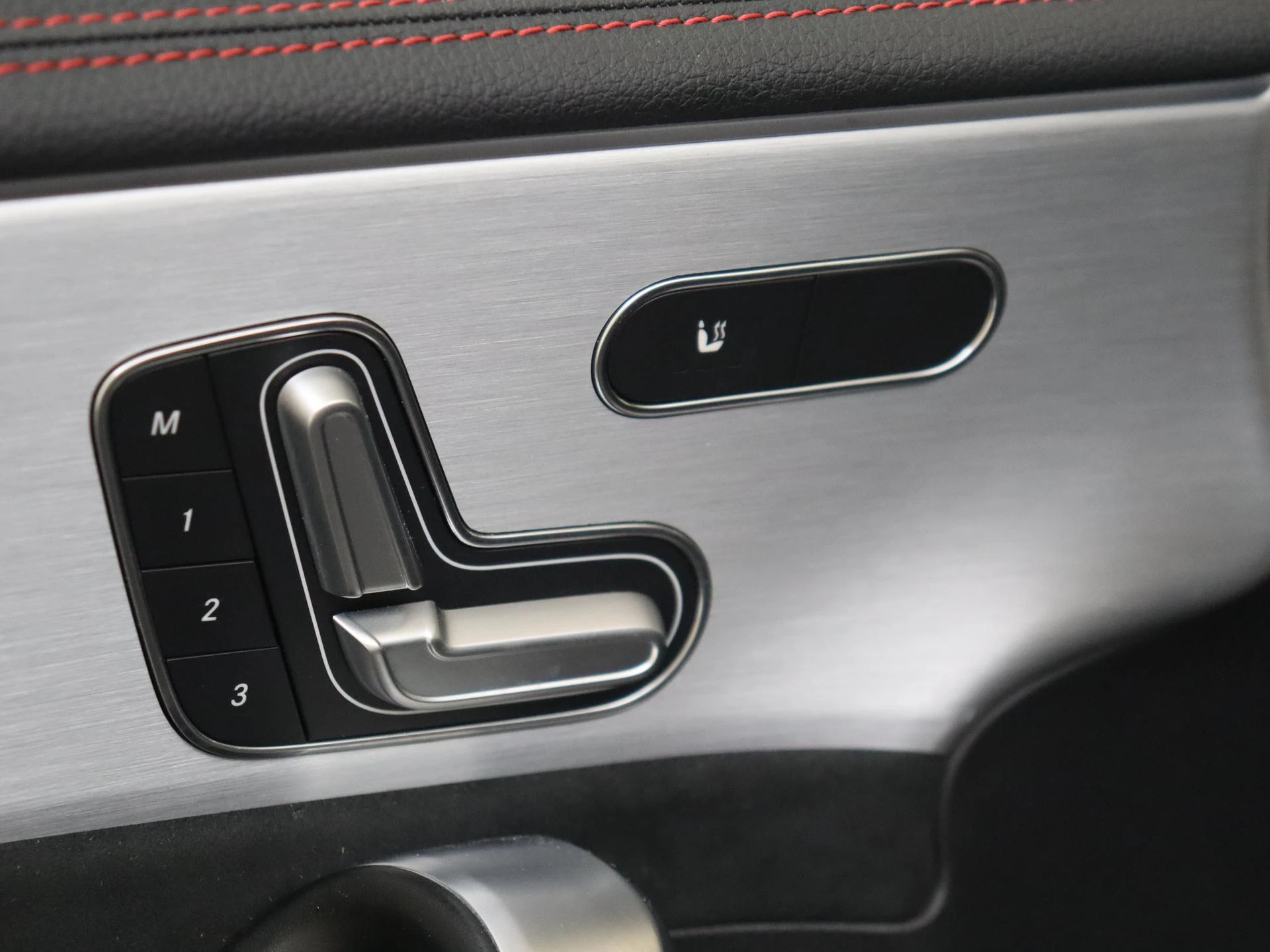 Mercedes-Benz-CLA-image-25