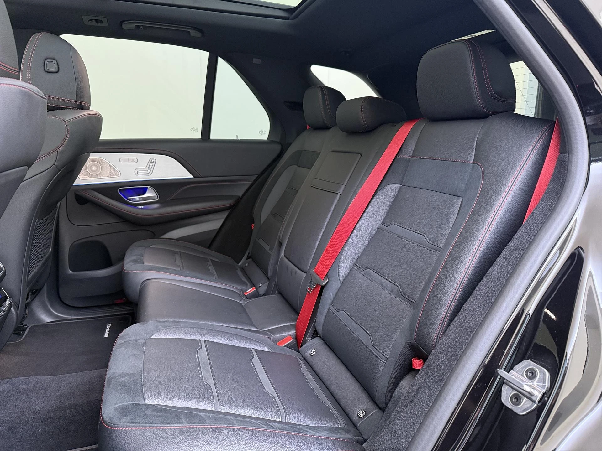 Mercedes-Benz-GLE-image-14