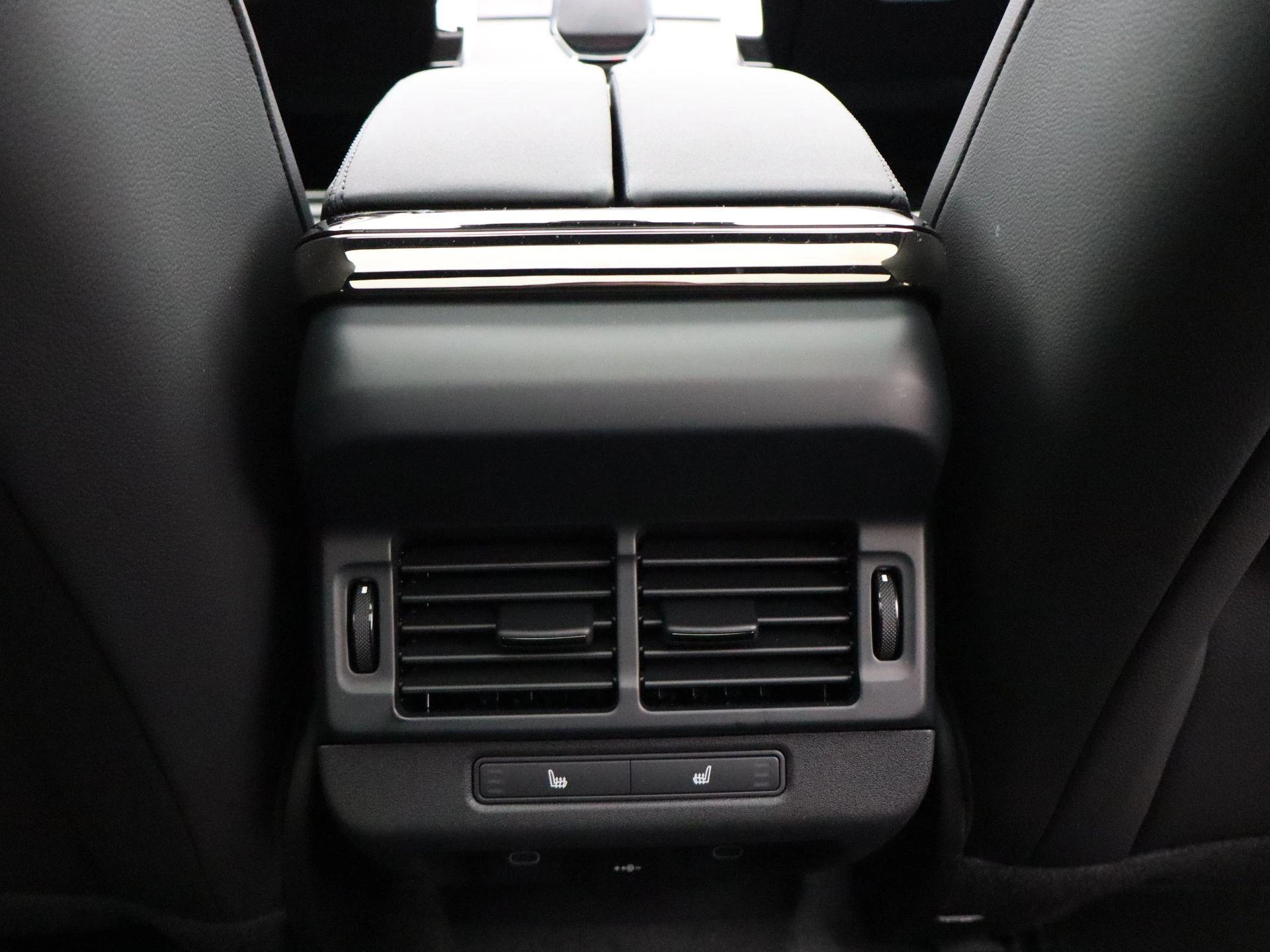 Land Rover-Range Rover Evoque-image-36