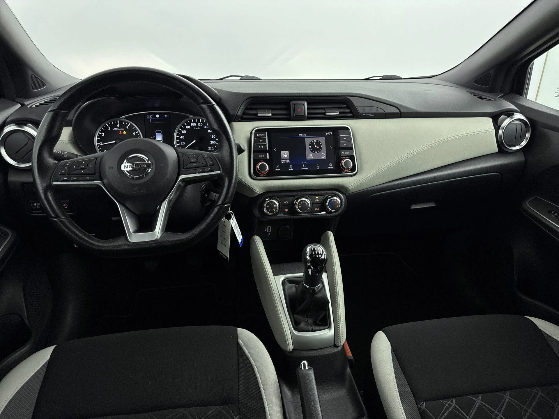 Nissan-Micra-image-17