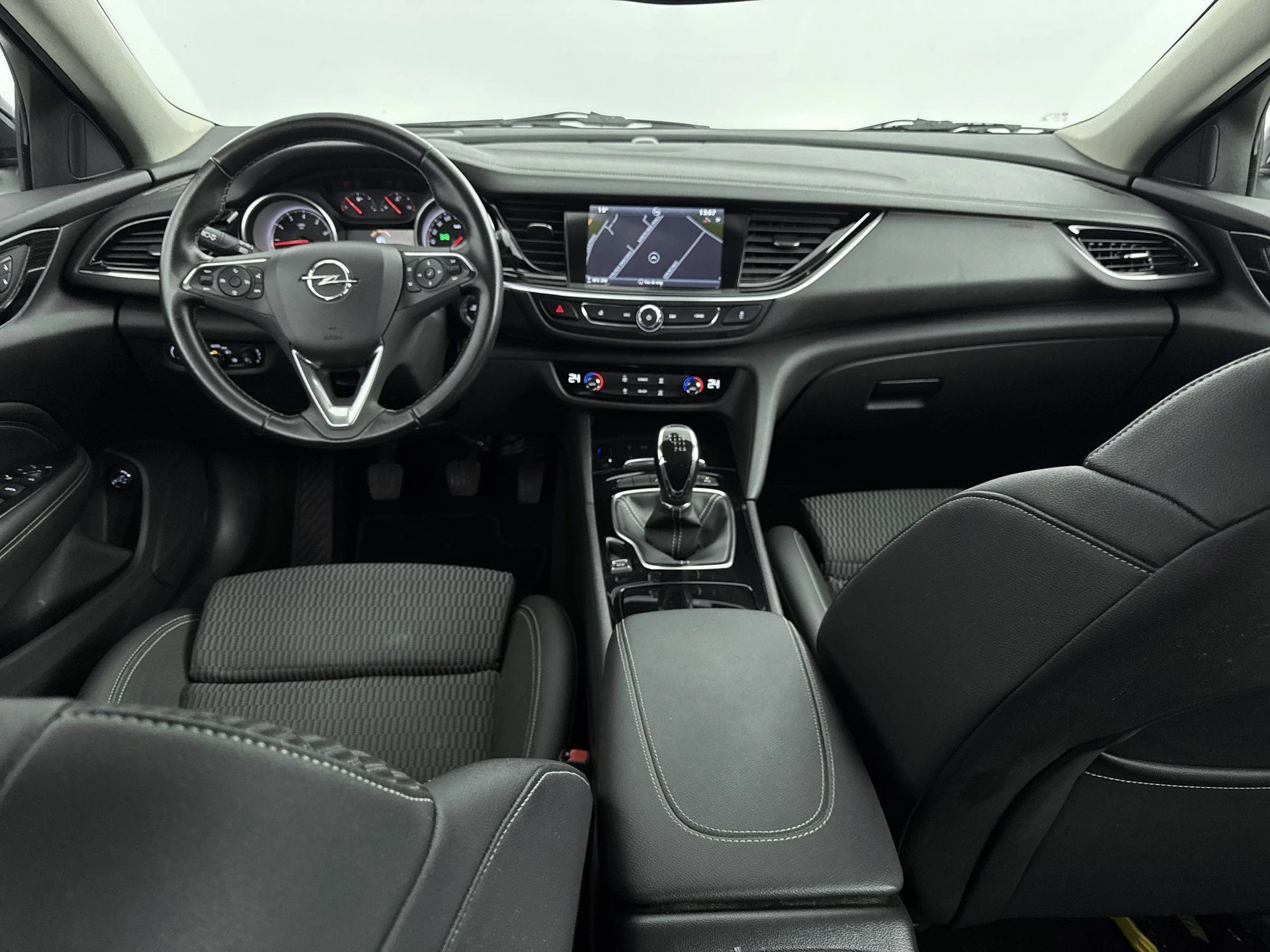 Opel-Insignia-image-17