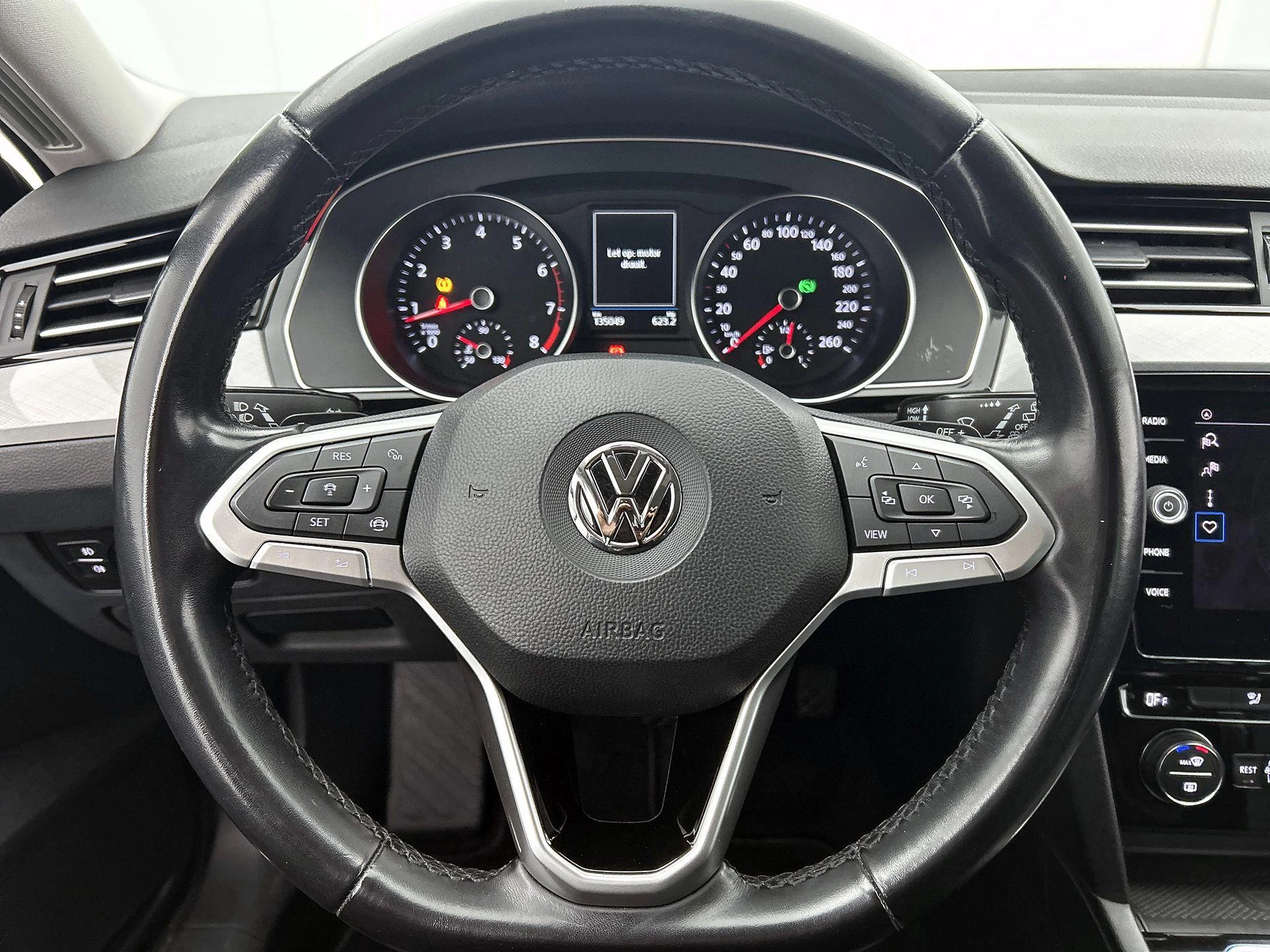 Volkswagen-Passat-image-31