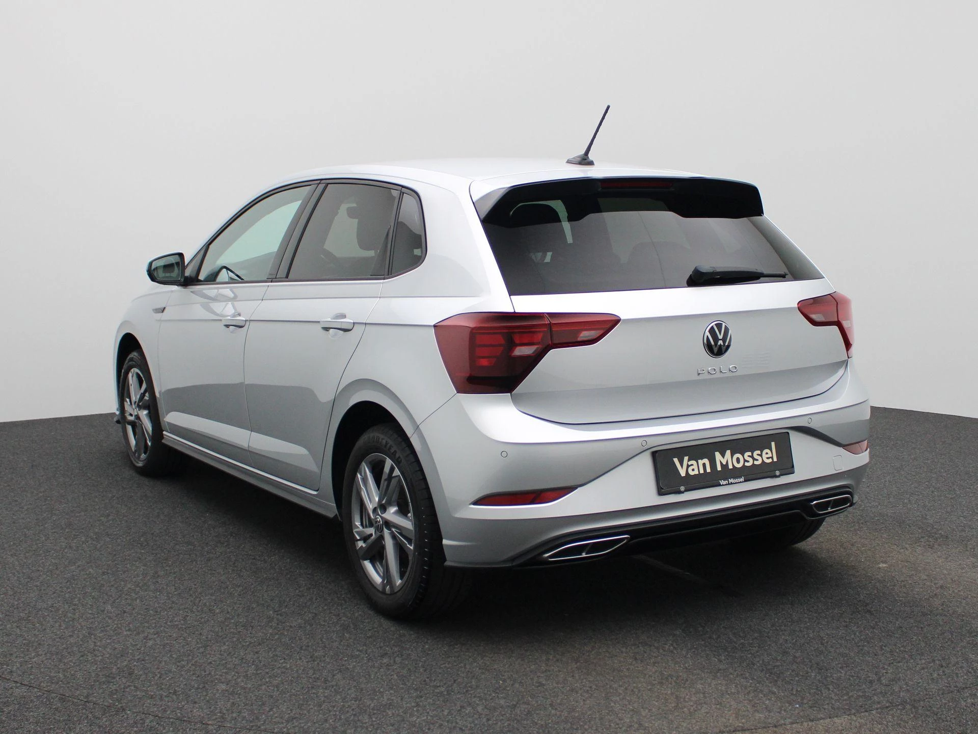 Volkswagen-Polo-image-1