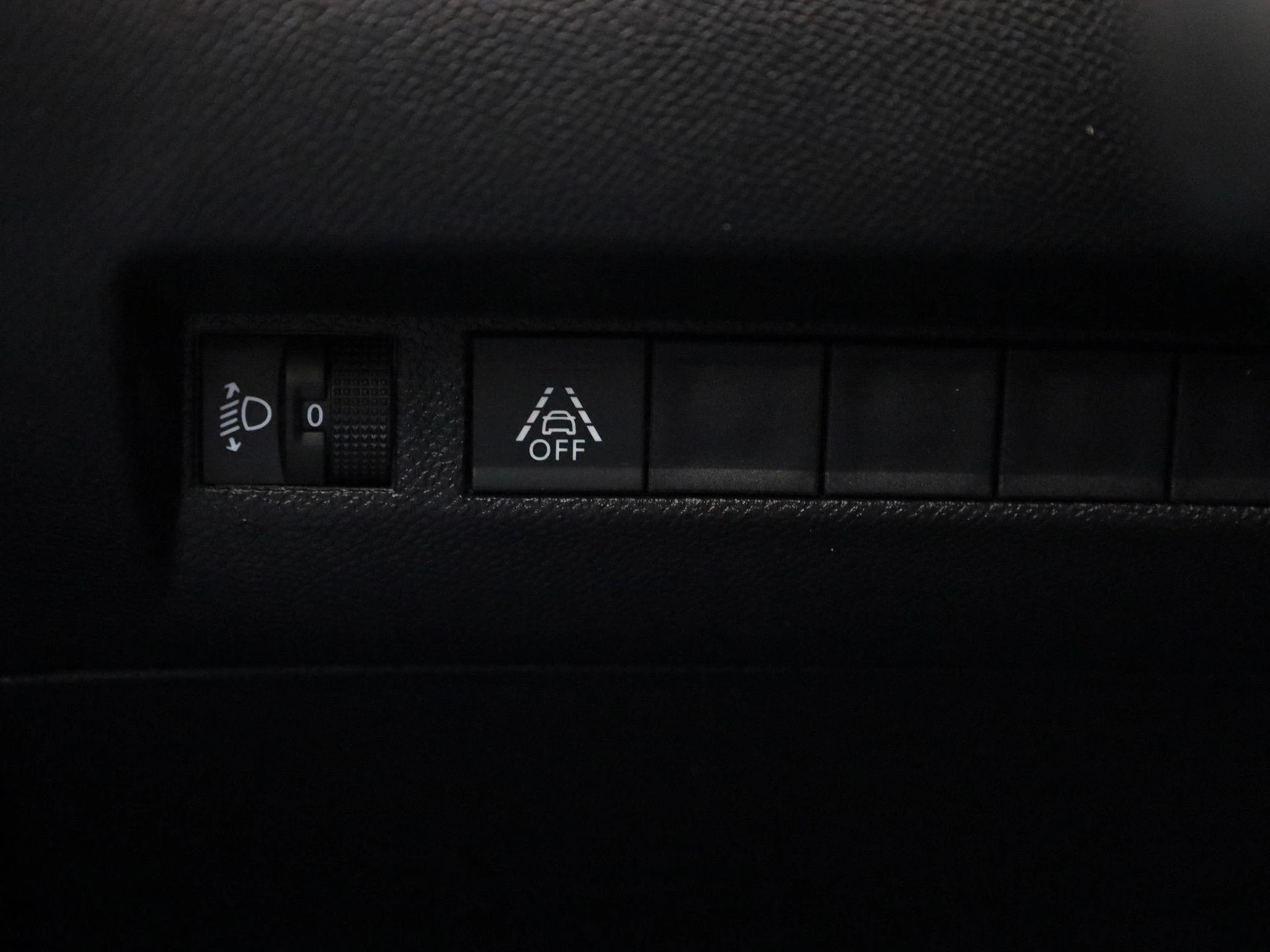 Peugeot-e-2008-image-26
