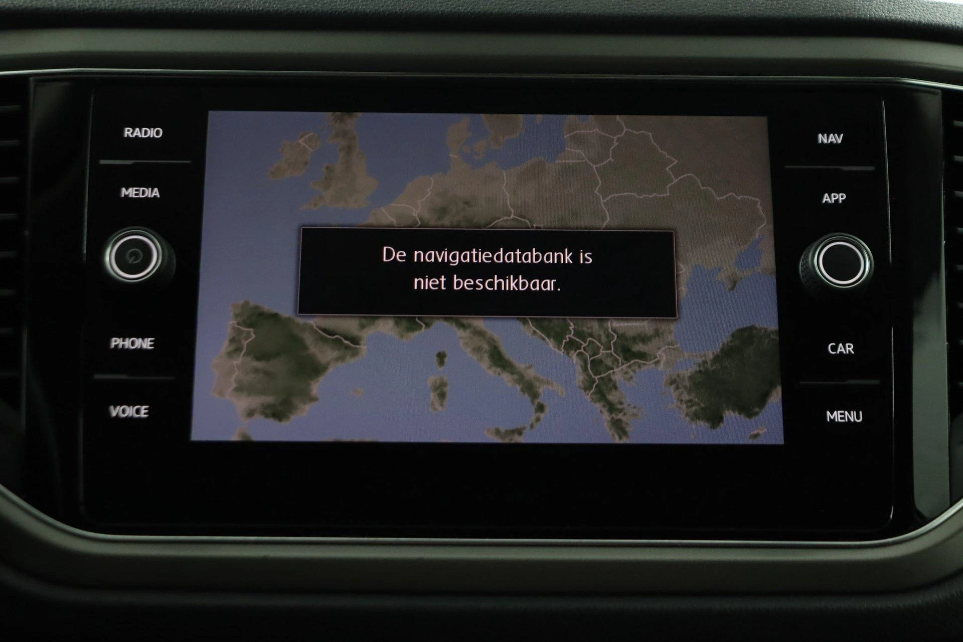 Volkswagen-T-Roc-image-21