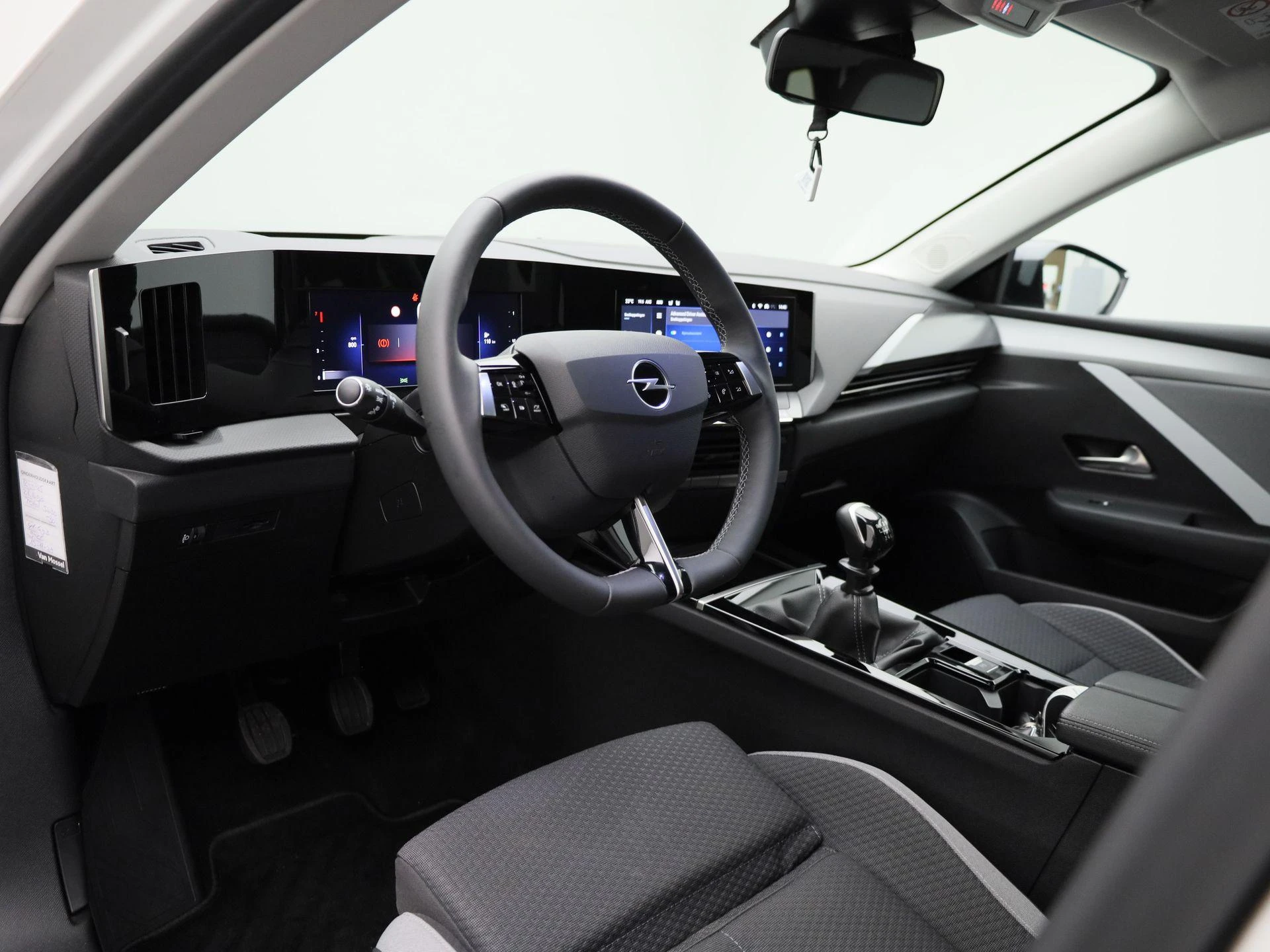 Opel-Astra-image-28