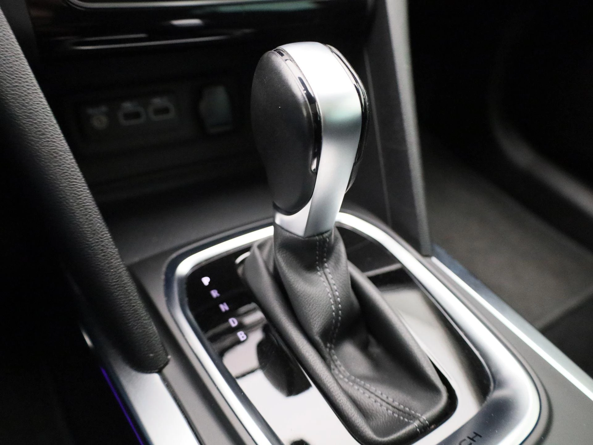 Renault-Megane E-Tech-image-24