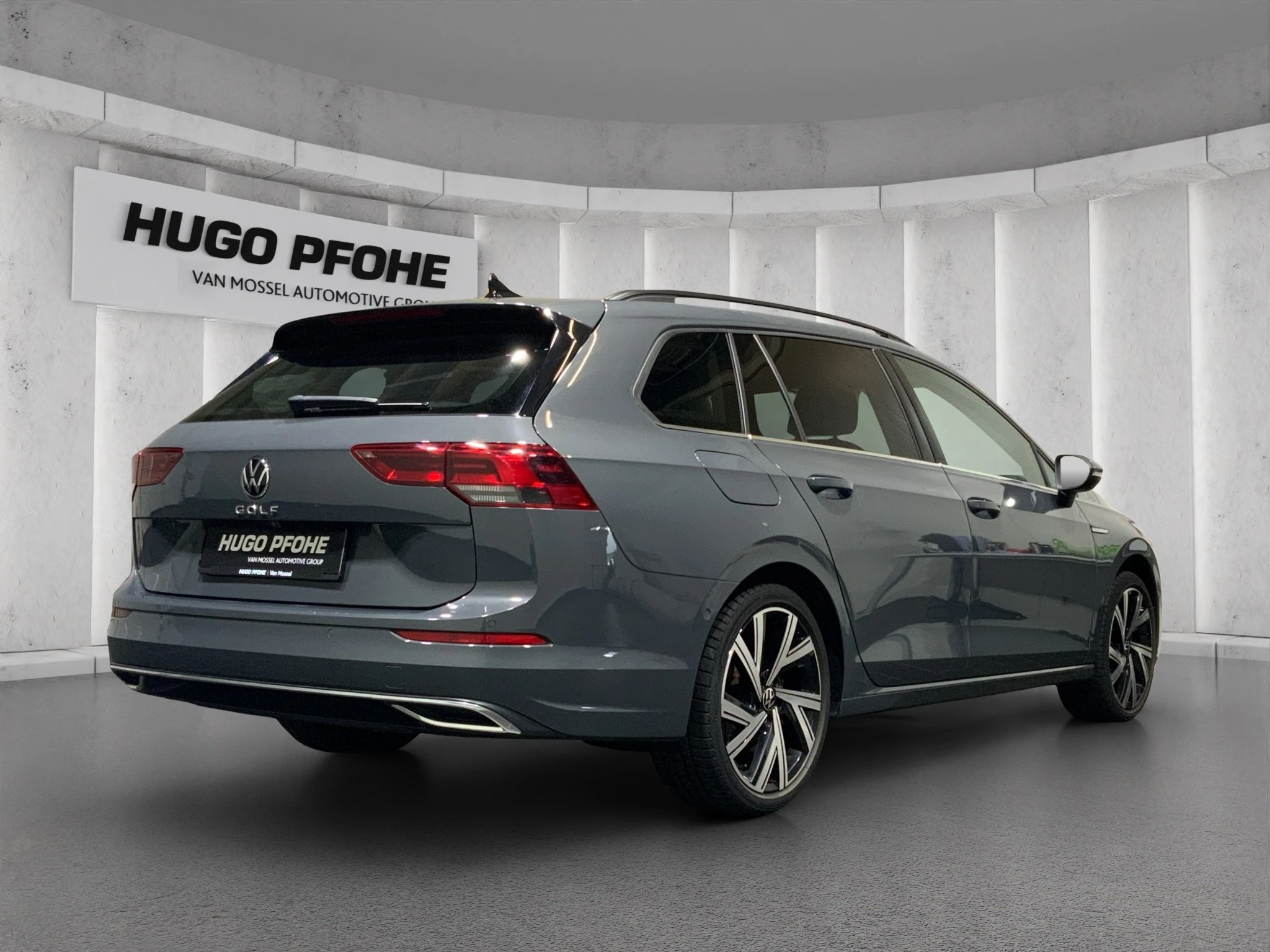 Volkswagen-Golf-image-4
