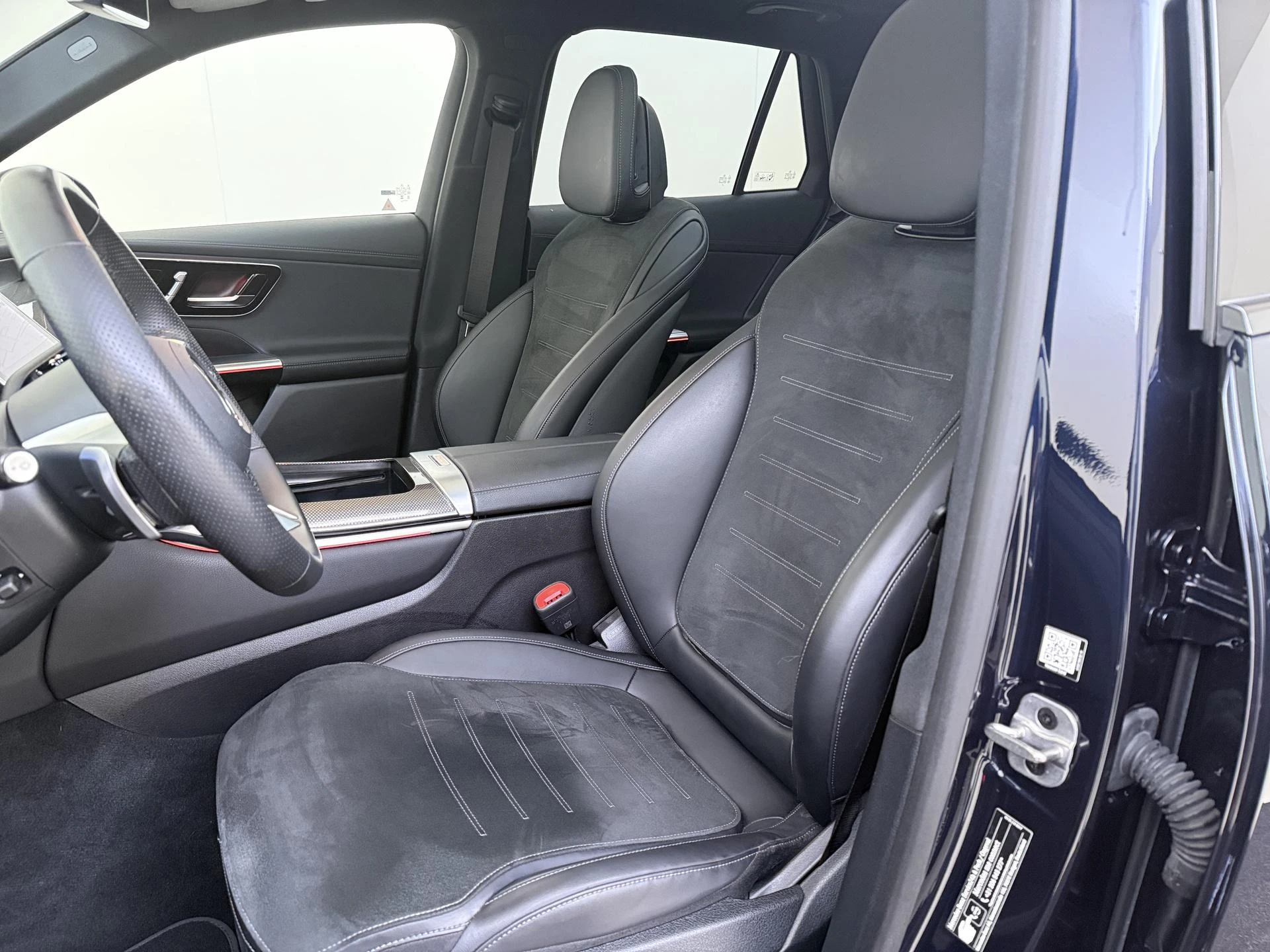 Mercedes-Benz-GLC-image-14