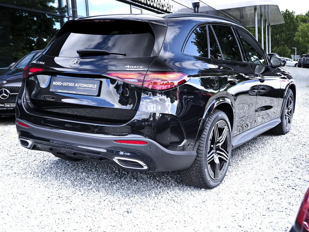 Mercedes-Benz-GLC 220 d-image-5