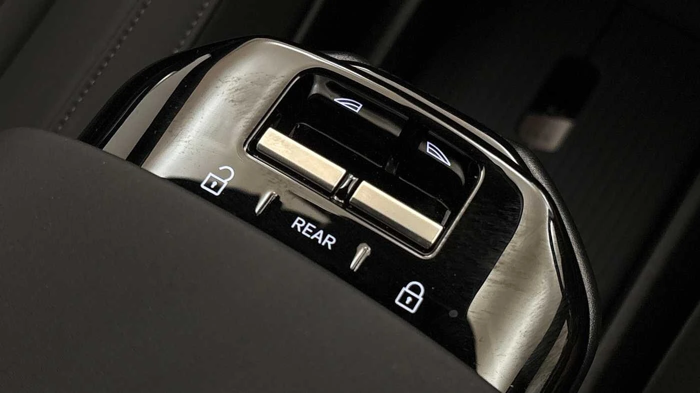Volvo-EX30-image-18