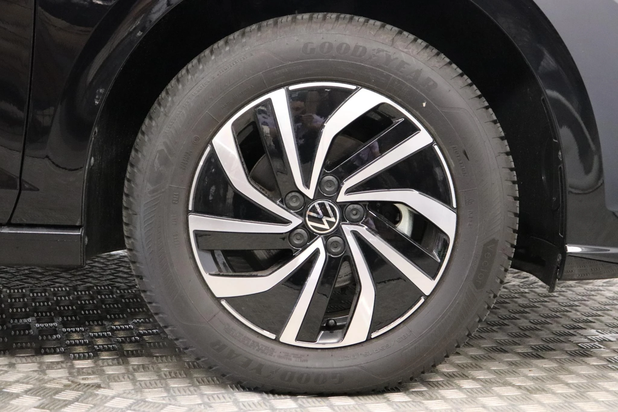 Volkswagen-Polo-image-14