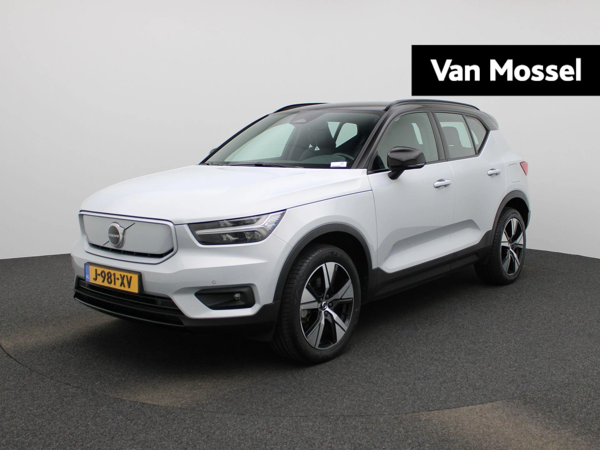 Volvo-XC40-image-0
