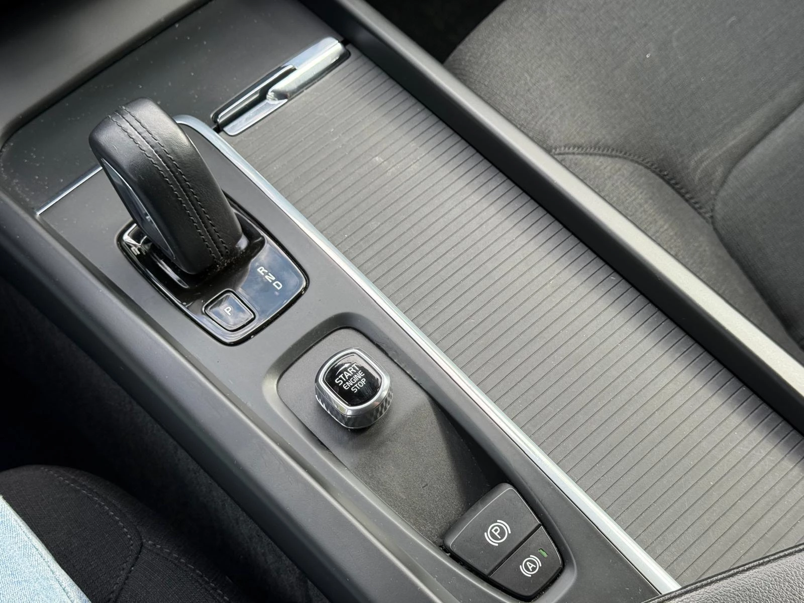 Volvo V60 B3 Momentum Advantage