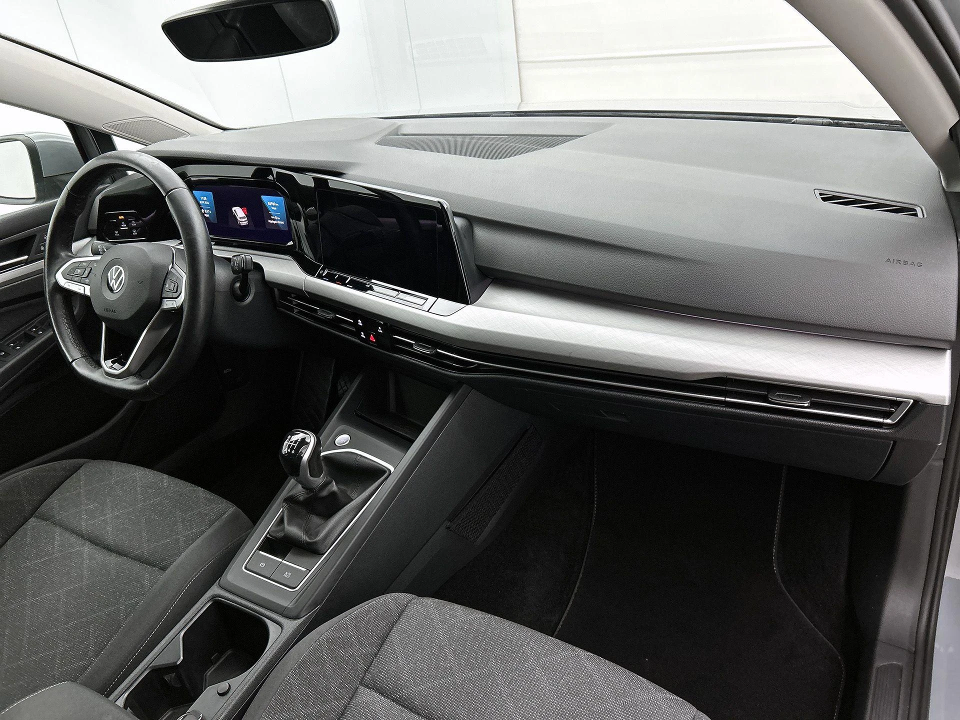 Volkswagen-Golf-image-15