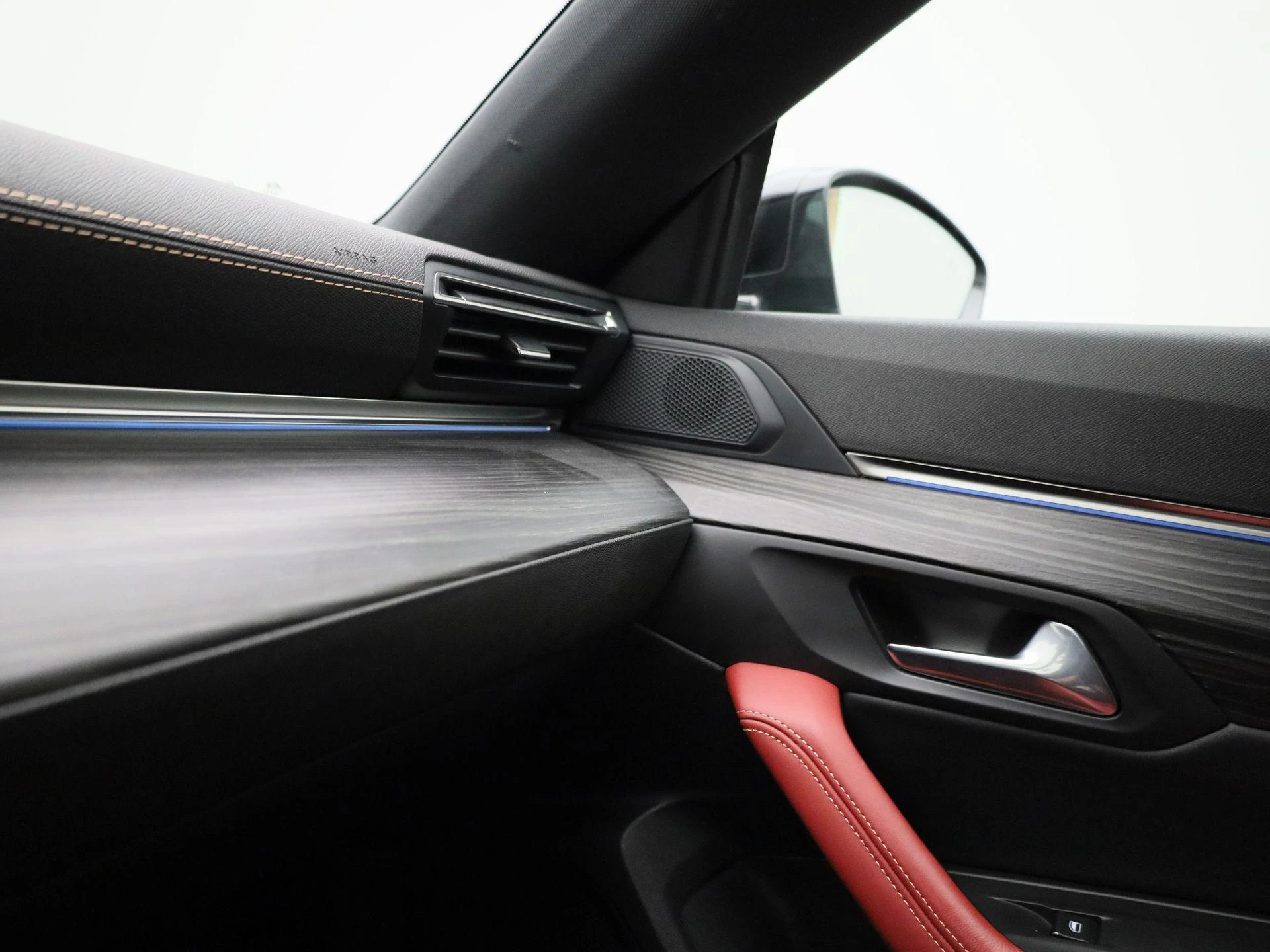 Peugeot-508-image-25