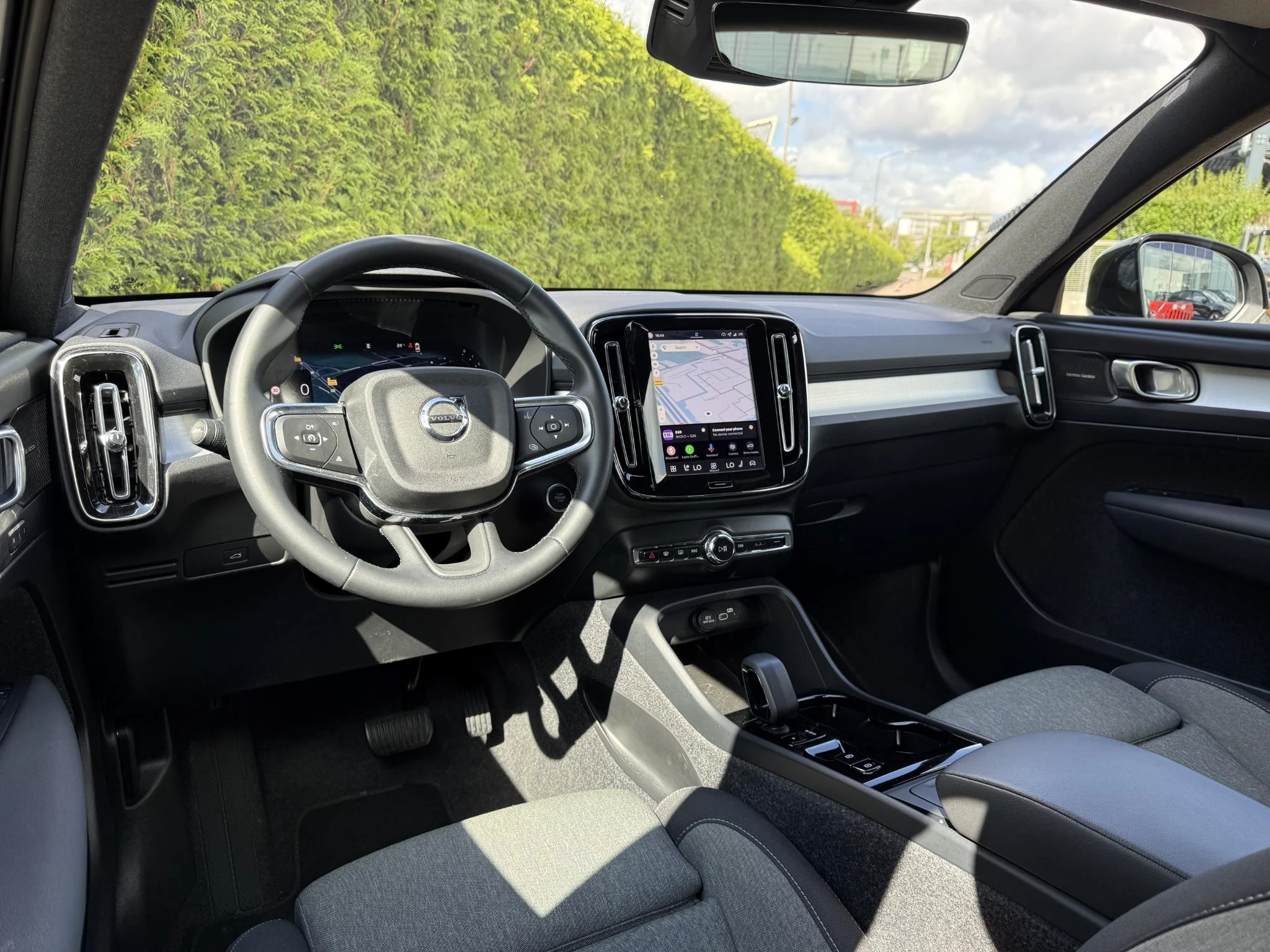 Volvo-XC40-image-2