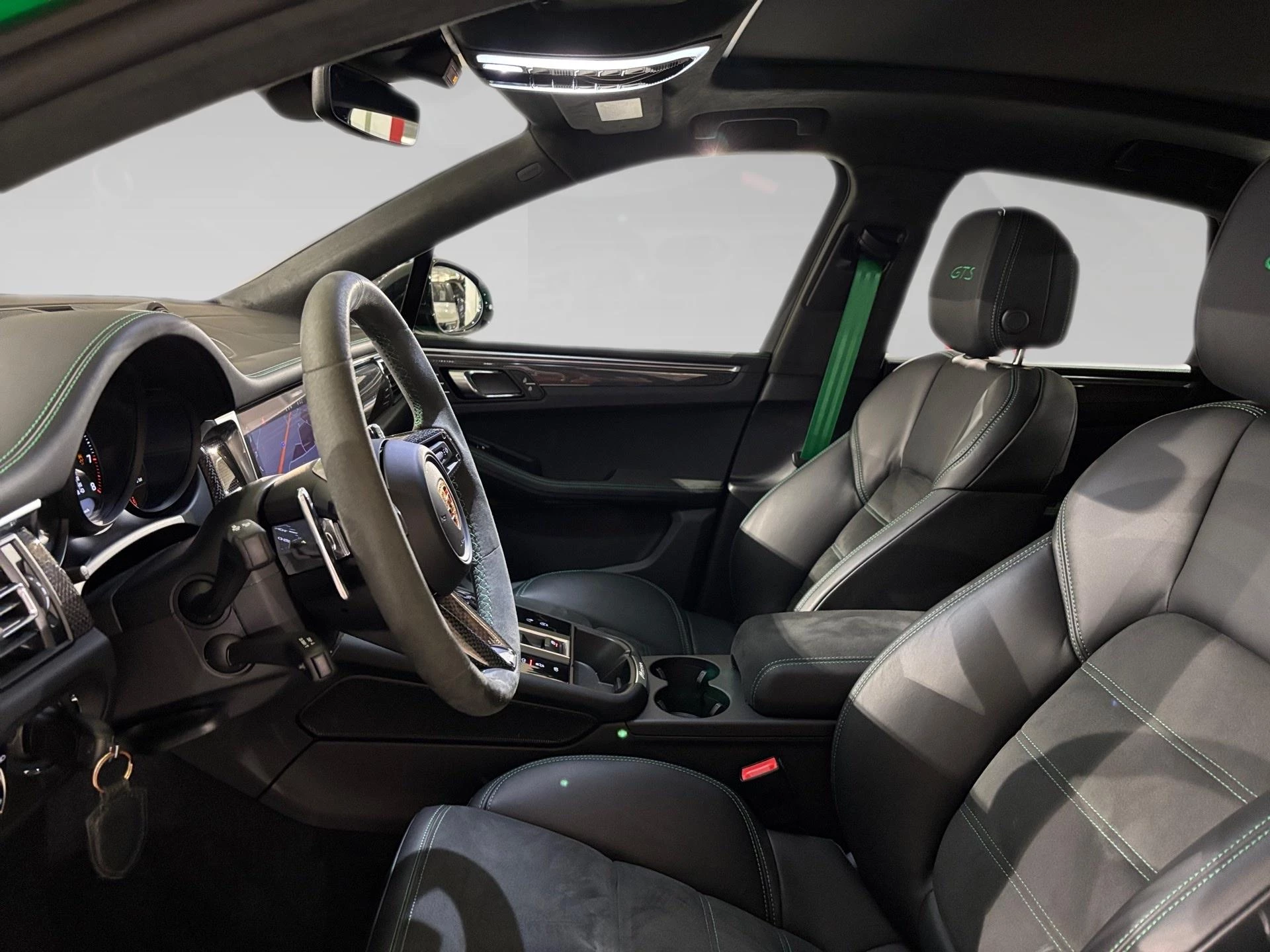 Porsche-Macan-image-3