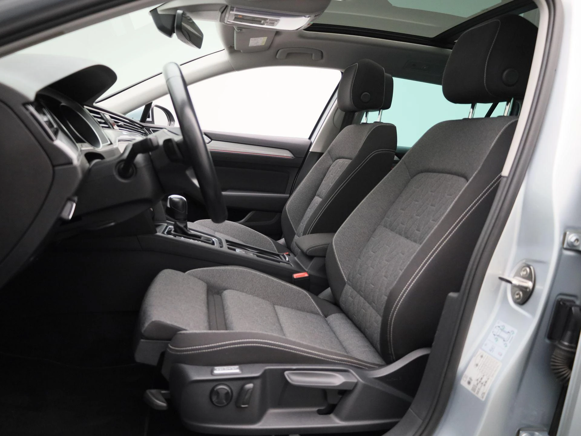 Volkswagen-Passat-image-9