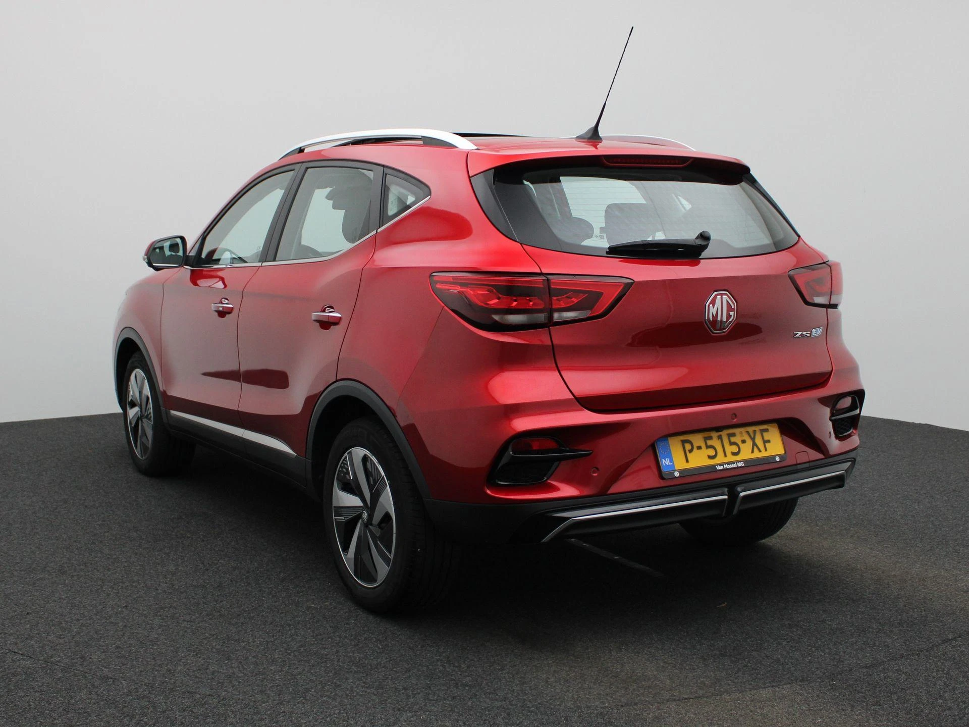MG-ZS EV-image-1