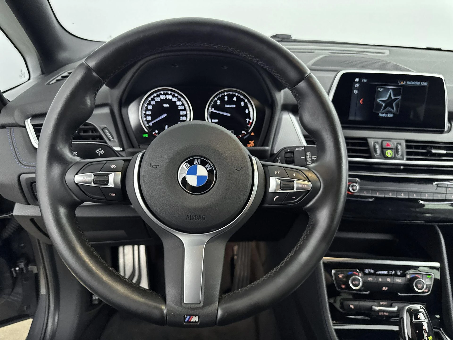 BMW-2 Serie-image-26